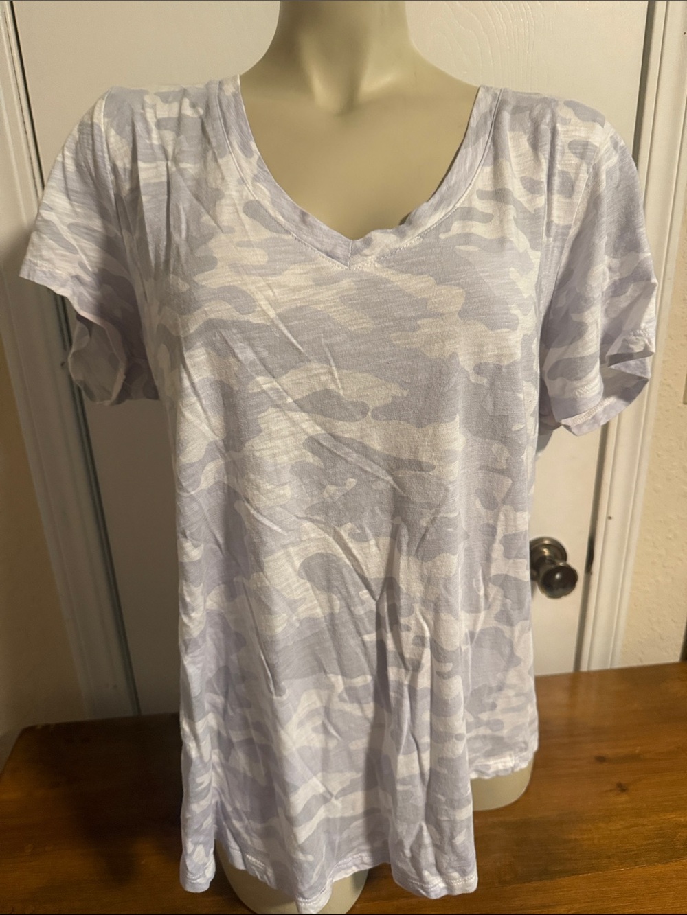 torrid Light Gray & White Camo V-Neck Tee